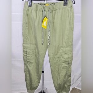 NWT QMack Army Green Elevated Basic Cargo Jogger Pants, Medium